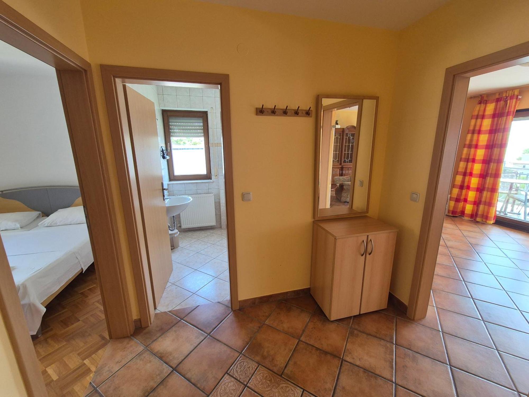 Apartments And Rooms Mamic Dugi Rat Exterior foto